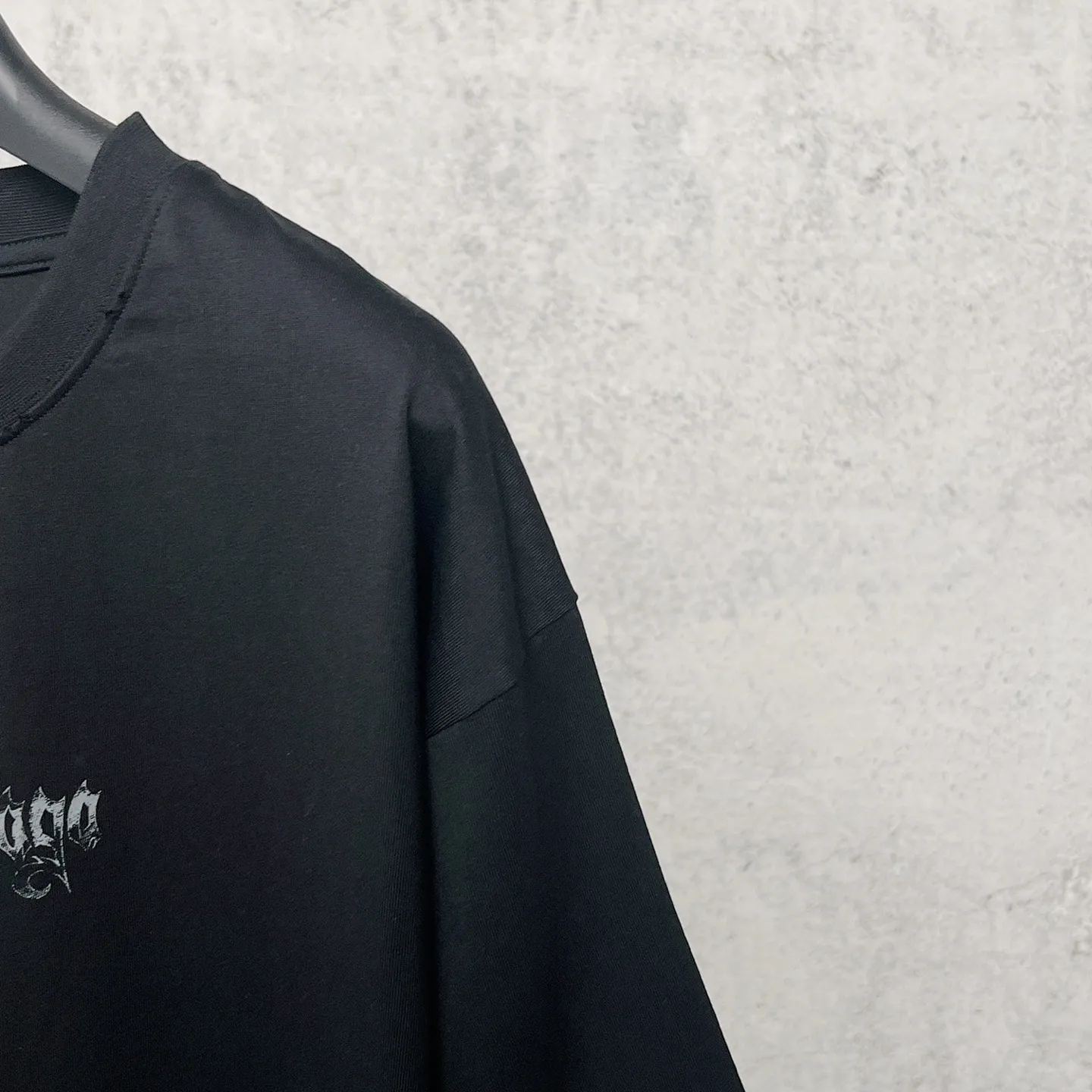 【 . Quality】BALENCI*GA/ .SS 26 New Arrival 。 Balenclag* T 。 . Authentic ， 。 ZP 。 260 ， . ， ， 。 。 ， 。 OS . Same Style ：BL 263778 ：Black，White Size：XS S M L